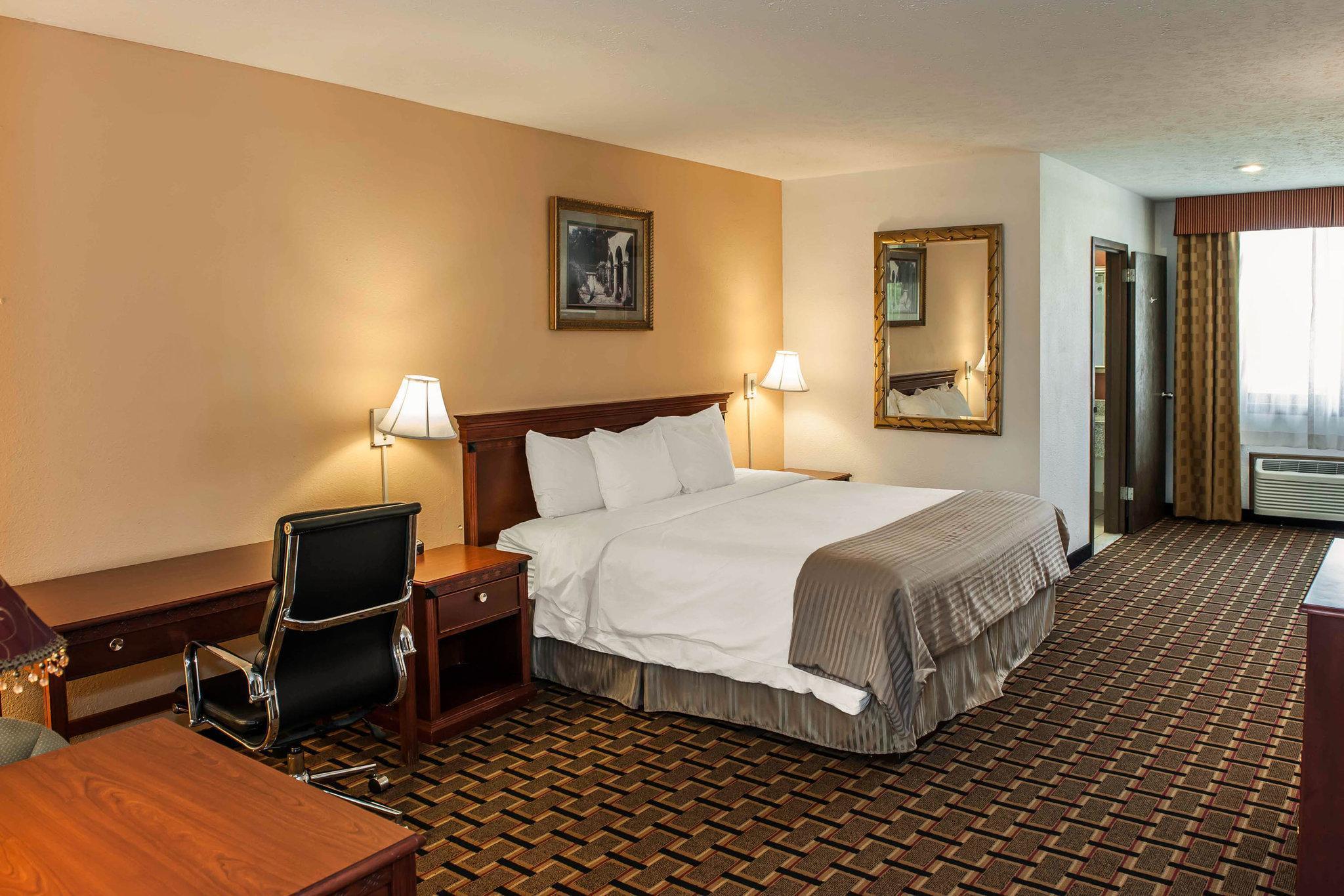 Travelodge By Wyndham Indianapolis Speedway ภายนอก รูปภาพ