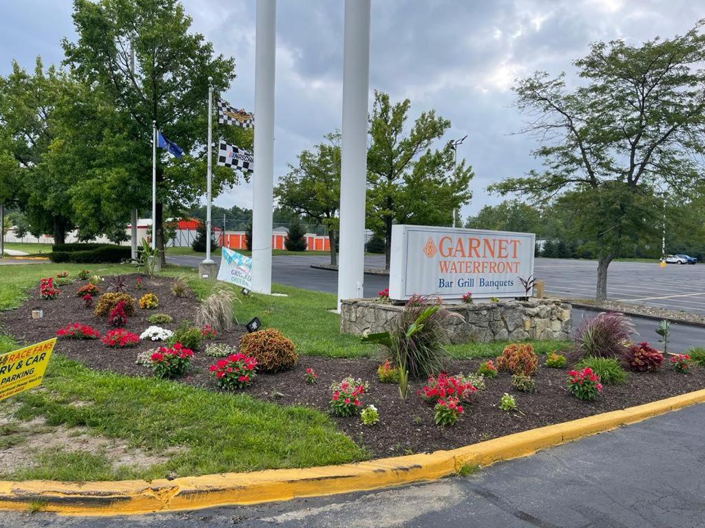 Travelodge By Wyndham Indianapolis Speedway ภายนอก รูปภาพ