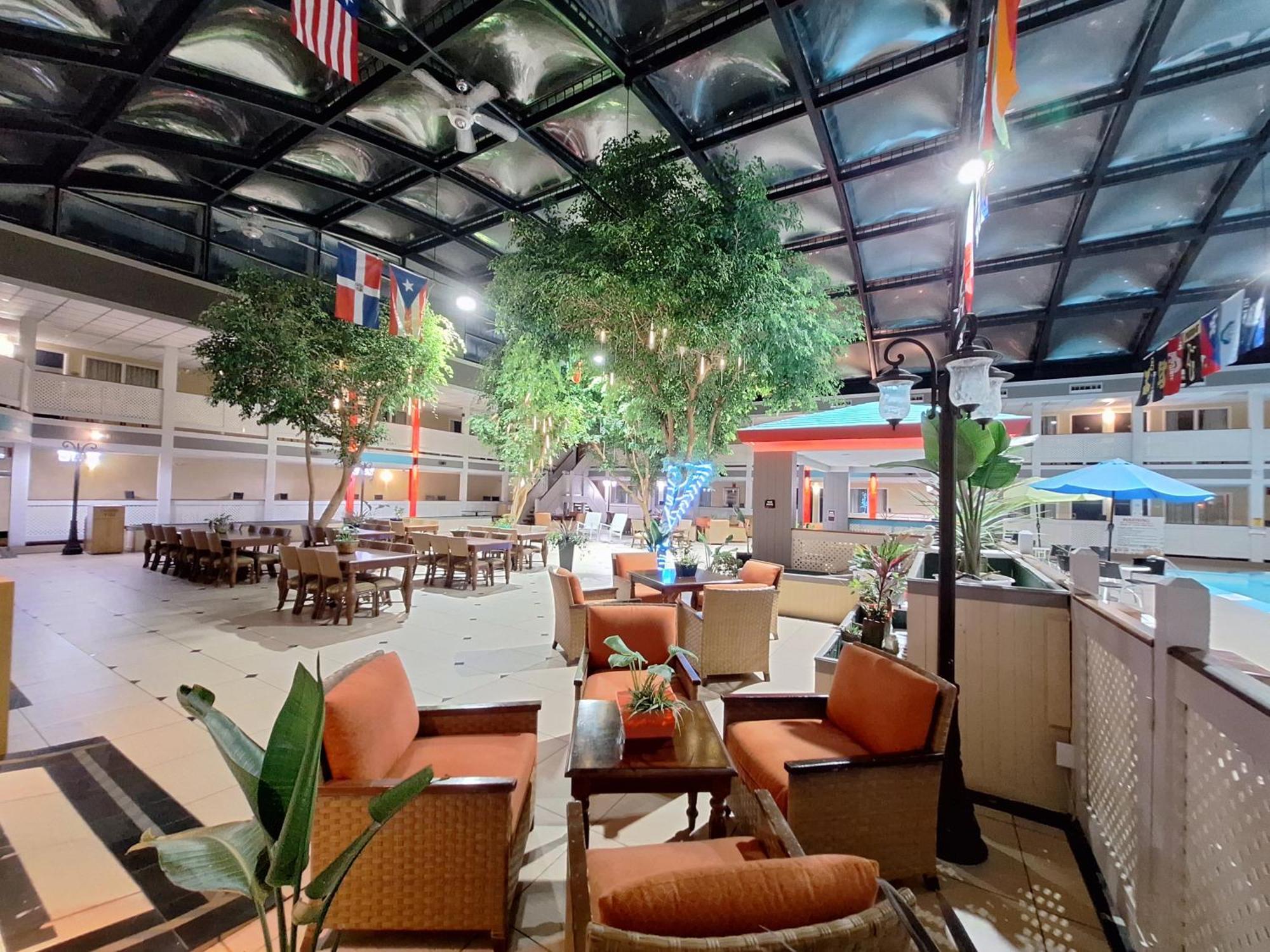 Travelodge By Wyndham Indianapolis Speedway ภายนอก รูปภาพ